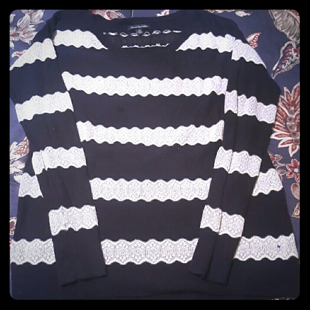 American Eagle sweater/lace